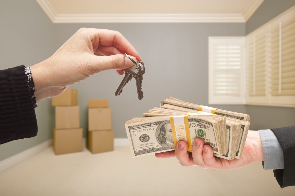 home investors paying cash for house keys
